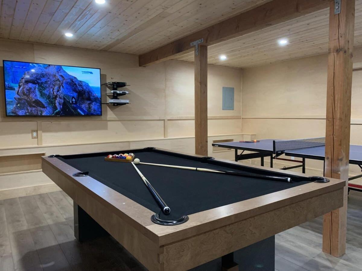 Spectacular Game Room, 3000 Sqft, 2 Masters, Pool Table, 2 Decks, Ac, Dogs Lake Arrowhead Exterior photo
